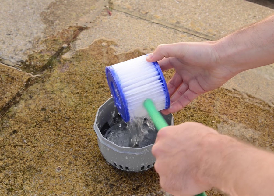 What can I soak my pool filter cartridge in?